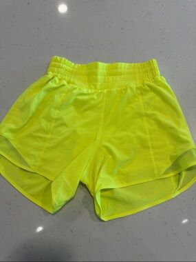 Lululemon Hotty Hot Shorts 4” Size 2